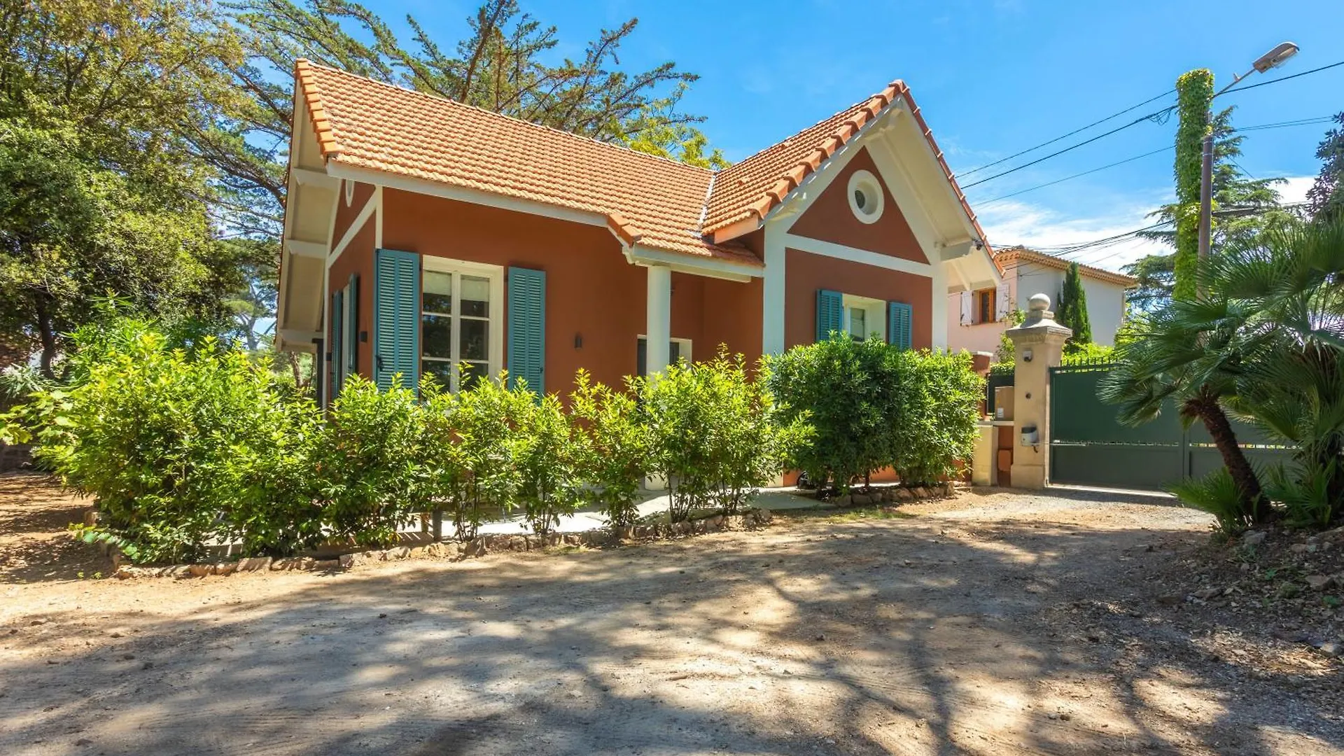 Chalet Au Bord De L'Eau Frejus